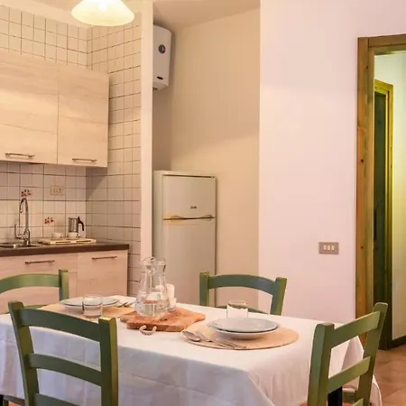 Glorious Le Pavoncelle One Bedroom Sleeps Four Num1453 Apartment Santa Teresa Gallura