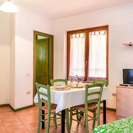 Apartment Glorious Le Pavoncelle One Bedroom Sleeps Four Num1453 Santa Teresa Gallura
