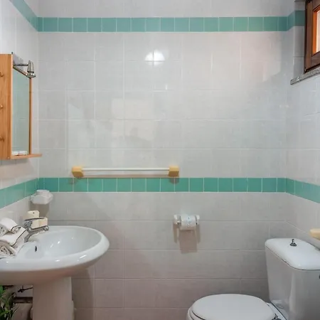 Glorious Le Pavoncelle One Bedroom Sleeps Four Child Num1453 *