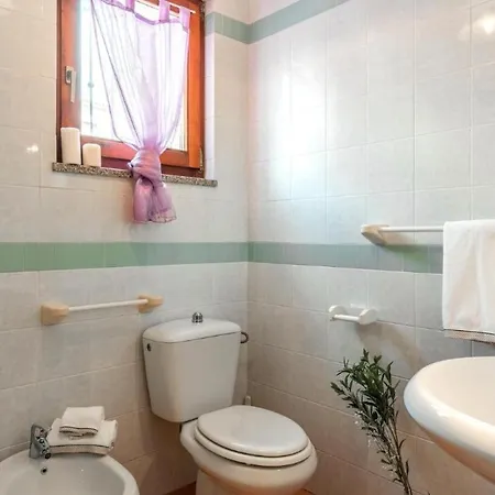 Apartment Glorious Le Pavoncelle One Bedroom Sleeps Four Num1453 Santa Teresa Gallura