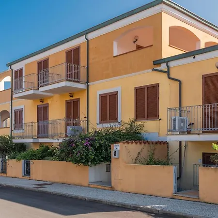 Glorious Le Pavoncelle One Bedroom Sleeps Four Child Num1453 *