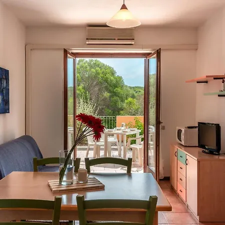 Glorious Le Pavoncelle One Bedroom Sleeps Four Child Num1453 * Santa Teresa Gallura
