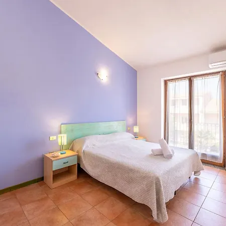 Glorious Le Pavoncelle One Bedroom Sleeps Four Num1453 Santa Teresa Gallura