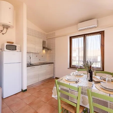 Apartment Glorious Le Pavoncelle One Bedroom Sleeps Four Num1453 *